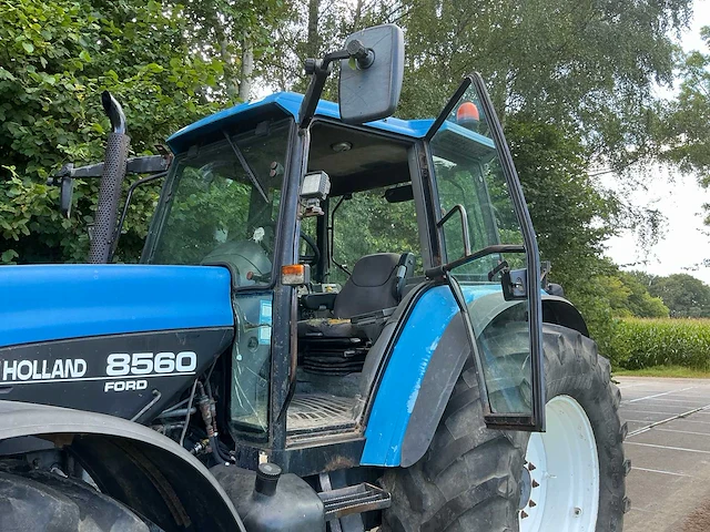 1998 new holland 8560 vierwielaangedreven landbouwtractor - afbeelding 17 van  33