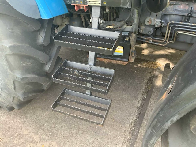 1998 new holland ts-100 vierwielaangedreven landbouwtractor - afbeelding 5 van  29