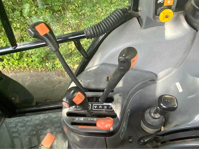 1998 new holland ts-100 vierwielaangedreven landbouwtractor - afbeelding 13 van  29