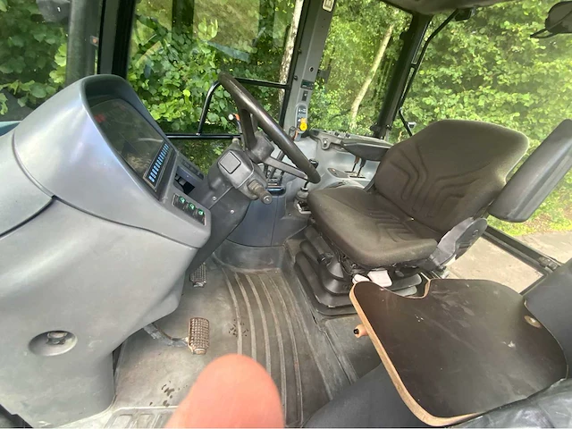 1998 new holland ts-100 vierwielaangedreven landbouwtractor - afbeelding 21 van  29