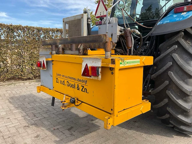 1998 new holland ts100 vierwielaangedreven landbouwtractor met bos maaiarm - afbeelding 51 van  52
