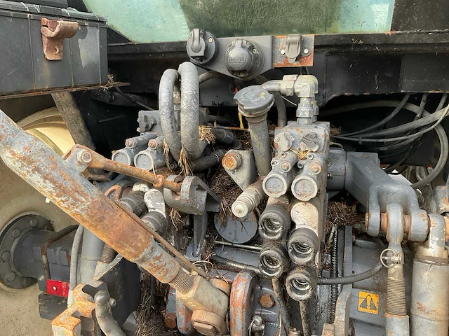 1998 new holland ts110 vierwielaangedreven landbouwtractor - afbeelding 9 van  36