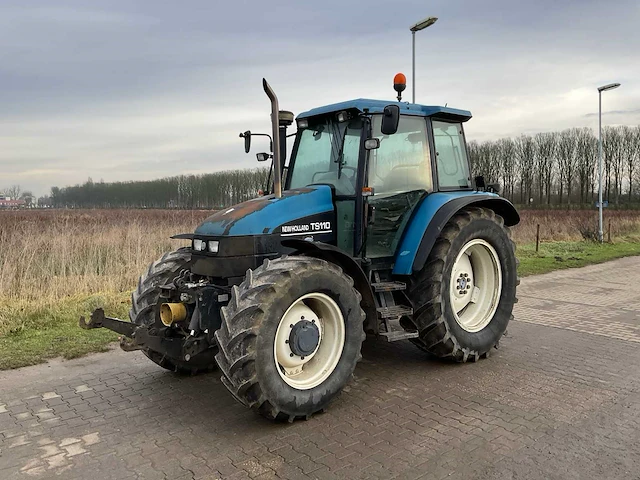 1998 new holland ts110 vierwielaangedreven landbouwtractor - afbeelding 1 van  36