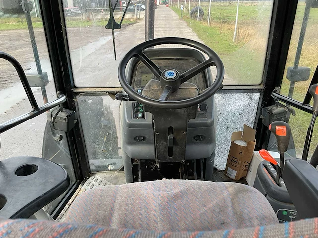 1998 new holland ts110 vierwielaangedreven landbouwtractor - afbeelding 15 van  36