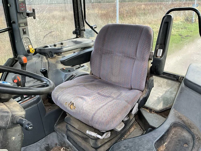 1998 new holland ts110 vierwielaangedreven landbouwtractor - afbeelding 19 van  36