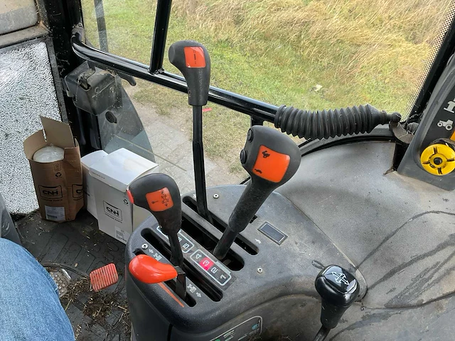 1998 new holland ts110 vierwielaangedreven landbouwtractor - afbeelding 27 van  36