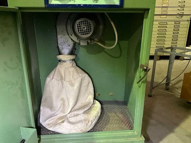 1998 pegic 30 ort afkortcirkelzaagmachine - afbeelding 7 van  8