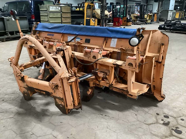 1998 schmidt mf 2.4 sneeuwschuiver - afbeelding 1 van  6