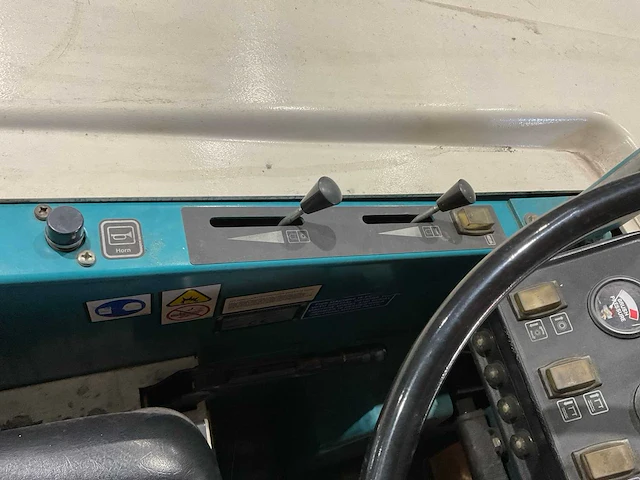 1998 tennant 530e veegmachine - afbeelding 15 van  24