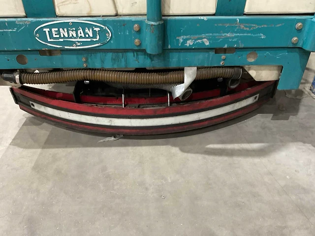 1998 tennant 530e veegmachine - afbeelding 21 van  24