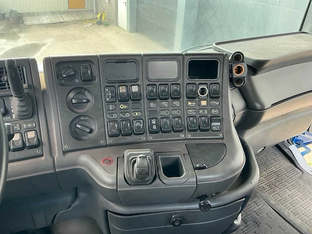 1998 torpedo scania 144g v8 vrachtwagen - afbeelding 21 van  39
