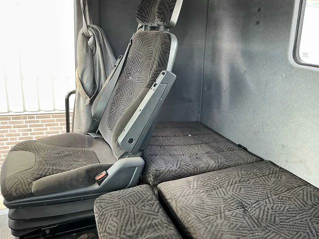 1998 torpedo scania 144g v8 vrachtwagen - afbeelding 25 van  39