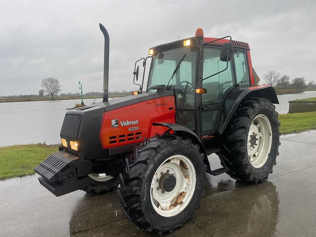 1998 valmet 6200 vierwielaangedreven landbouwtractor - afbeelding 1 van  28