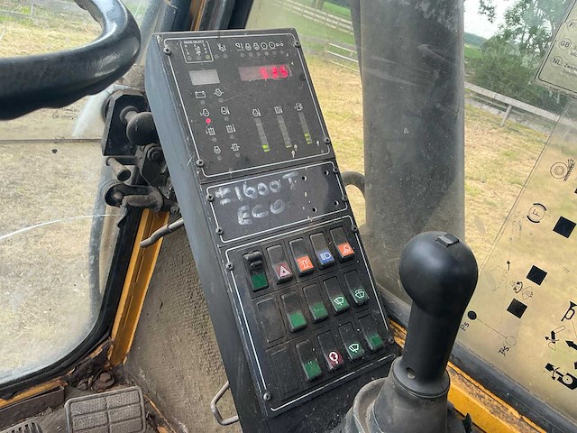 1998 volvo ew200 banden graafmachine - afbeelding 9 van  18