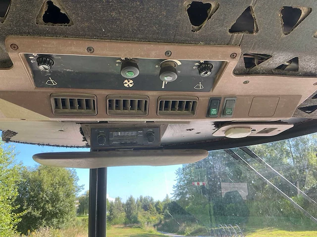 19987 john deere 2140 oldtimer tractor - afbeelding 21 van  31