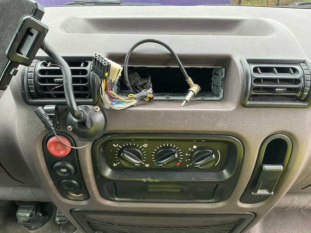 1999 - renault - master - bedrijfswagen/kampeerwagen - afbeelding 2 van  11