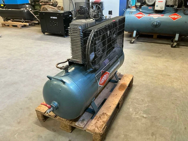 1999 airpress k200-600 zuigercompressor - afbeelding 7 van  13