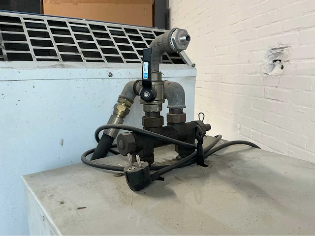 1999 alup 302703 schroefcompressor met luchtvat en ontvochtiger - afbeelding 6 van  18
