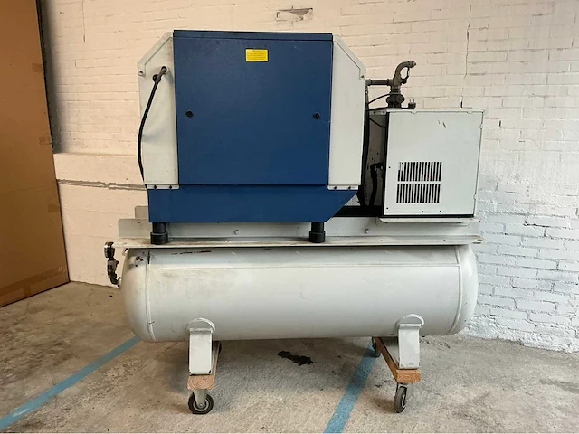 1999 alup 302703 schroefcompressor met luchtvat en ontvochtiger - afbeelding 11 van  18