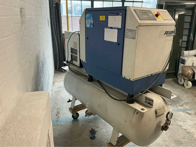 1999 alup 302703 schroefcompressor met luchtvat en ontvochtiger - afbeelding 18 van  18