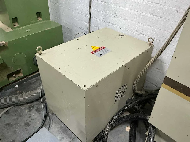 1999 anderson industrial corp stratos fd-c cnc freesmachine incl gereedschappen! - afbeelding 26 van  59