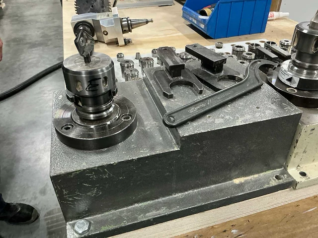 1999 anderson industrial corp stratos fd-c cnc freesmachine incl gereedschappen! - afbeelding 40 van  59