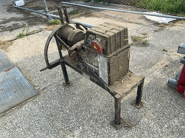 1999 bredenoord br-tractorset noodstroomaggregaat - afbeelding 1 van  8