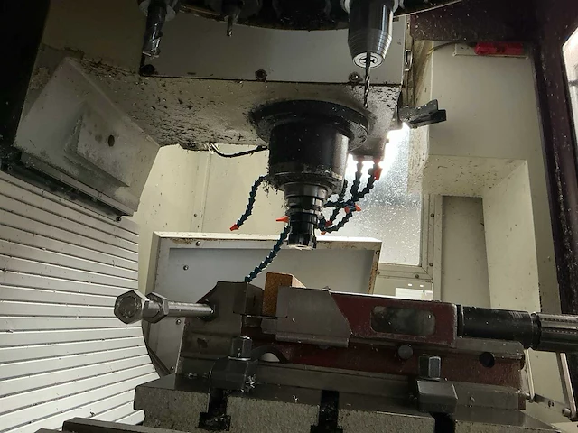 1999 bridgeport vmc 600-22 cnc bewerkingscentrum - afbeelding 8 van  19