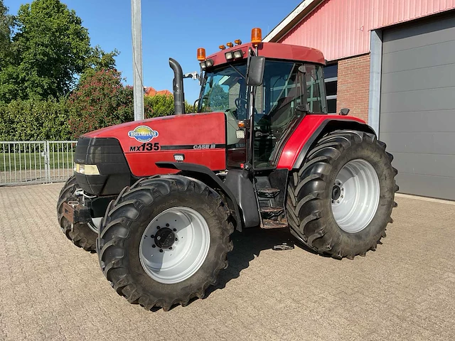 1999 case ih mx 135 vierwielaangedreven landbouwtractor - afbeelding 1 van  33