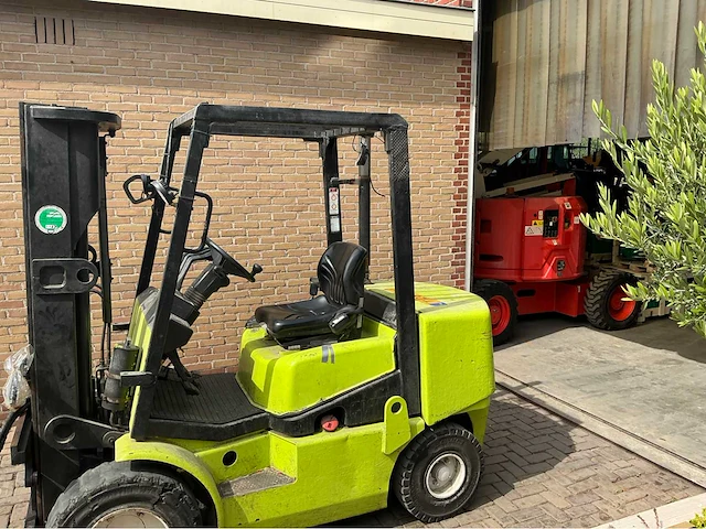 1999 clark cdp30h vorkheftruck - afbeelding 8 van  15