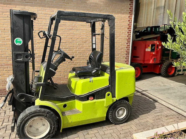 1999 clark cdp30h vorkheftruck - afbeelding 9 van  15