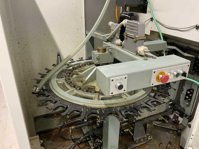 1999 deckel dmc 100v hi-dyn cnc freesmachine - afbeelding 19 van  44