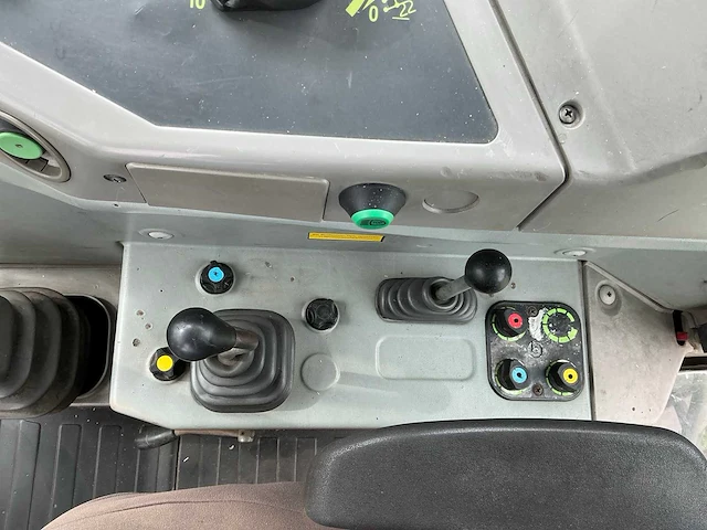 1999 fendt favorit 822 turboshift vierwielaangedreven landbouwtractor - afbeelding 28 van  42