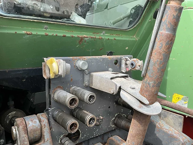 1999 fendt vario favorit 716 vierwielaangedreven landbouwtractor - afbeelding 31 van  37