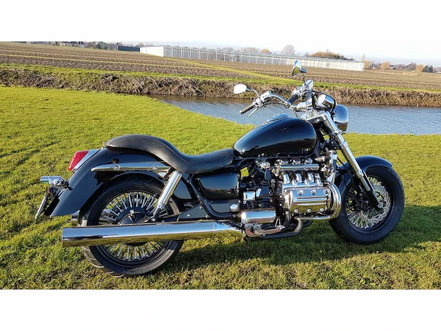 1999 honda valkyrie f6c motorfiets - afbeelding 12 van  16