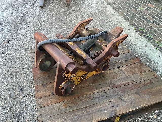 1999 hydraulische snelwissel cw40 - afbeelding 1 van  10