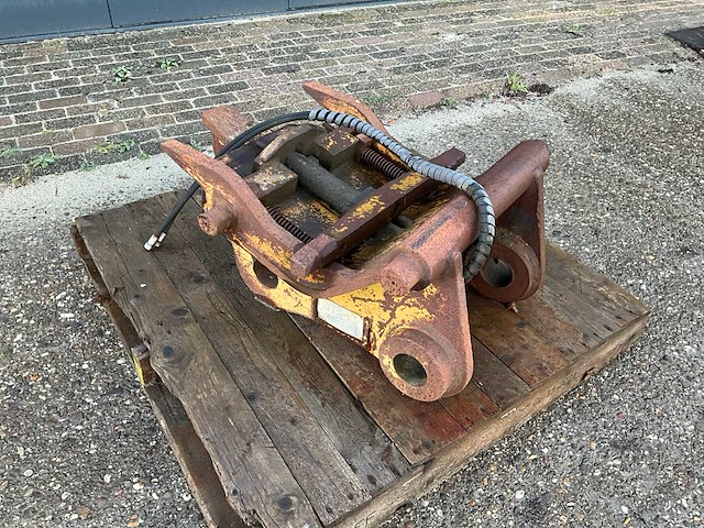 1999 hydraulische snelwissel cw40 - afbeelding 4 van  10