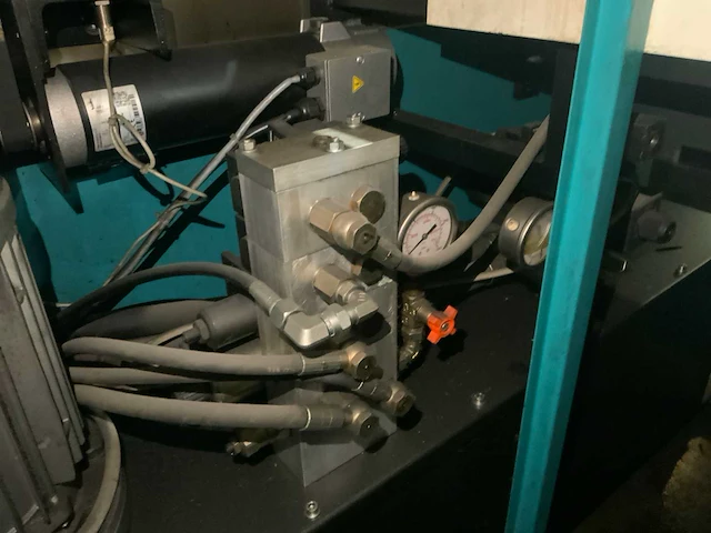 1999 indumasch hp 750 cnc/z ponsmachine - afbeelding 11 van  23