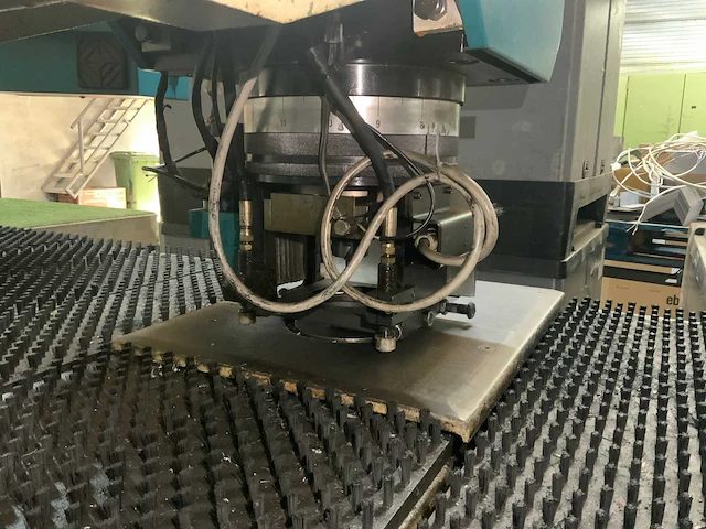 1999 indumasch hp 750 cnc/z ponsmachine - afbeelding 16 van  23