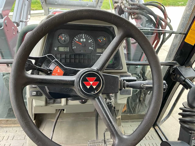 1999 massey ferguson 6265 vierwielaangedreven landbouwtractor - afbeelding 21 van  43