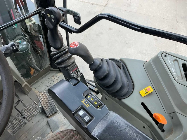 1999 massey ferguson 6265 vierwielaangedreven landbouwtractor - afbeelding 24 van  43