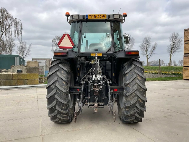 1999 massey ferguson 6265 vierwielaangedreven landbouwtractor - afbeelding 40 van  43