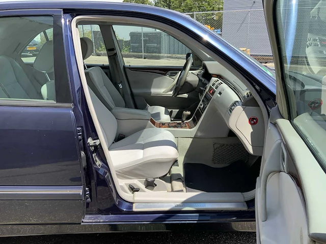 1999 mercedes-benz e-klasse 240 personenauto - afbeelding 27 van  49