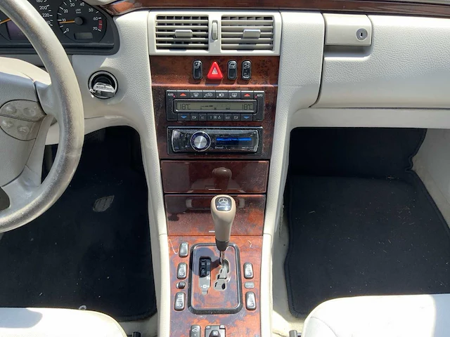 1999 mercedes-benz e-klasse 240 personenauto - afbeelding 33 van  49