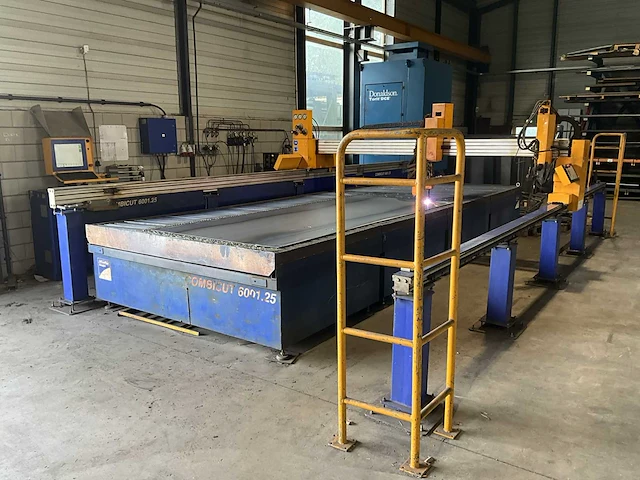 1999 microstep combicut 6001.25 plasmasnijmachine - afbeelding 1 van  51