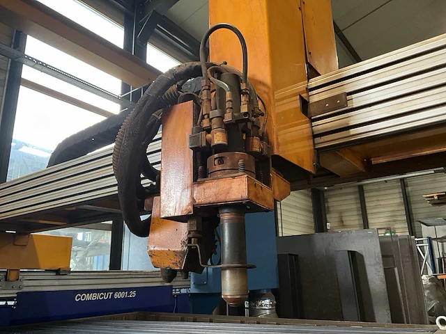 1999 microstep combicut 6001.25 plasmasnijmachine - afbeelding 15 van  51