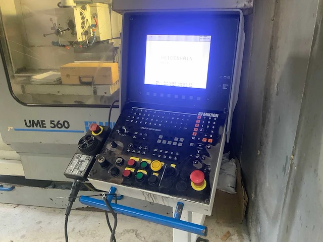 1999 mikron ume 560 tnc407/415 cnc freesbank - afbeelding 14 van  19