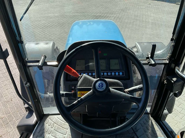 1999 new holland 8160 vierwielaangedreven landbouwtractor - afbeelding 24 van  42