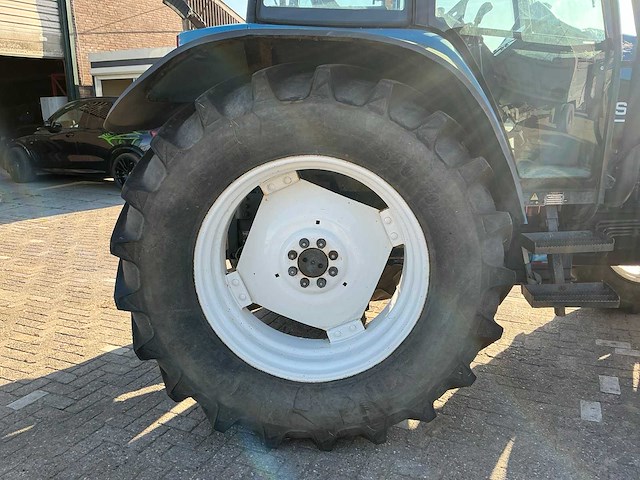 1999 new holland ts110 vierwielaangedreven landbouwtractor - afbeelding 11 van  43