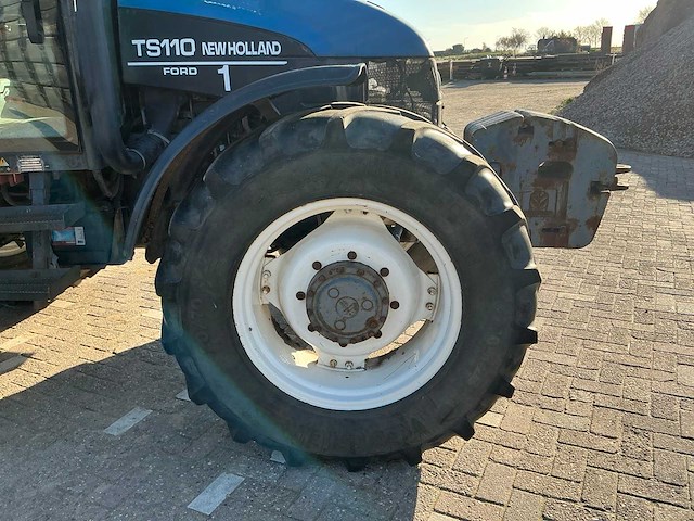 1999 new holland ts110 vierwielaangedreven landbouwtractor - afbeelding 14 van  43